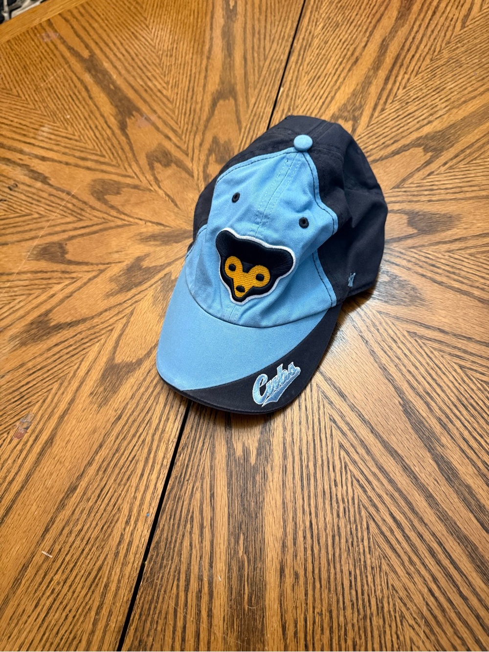 47 Brand Chicago Cubs Light Blue & Navy Baseball Cap with Vintage Cubs logo